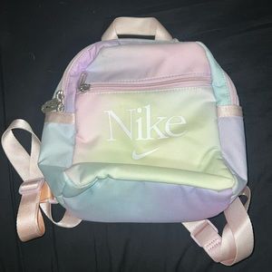 GENTLY USED NIKE FUTURA 365 BACK PACK PURSE